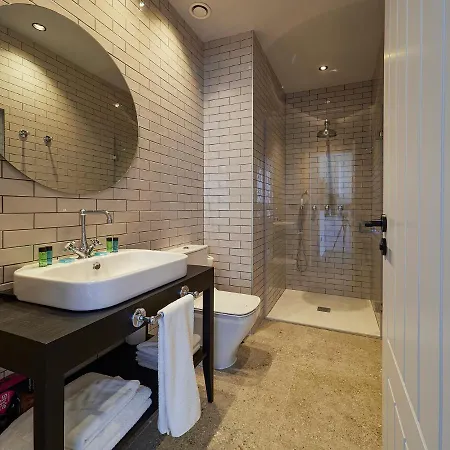 18 Apartment